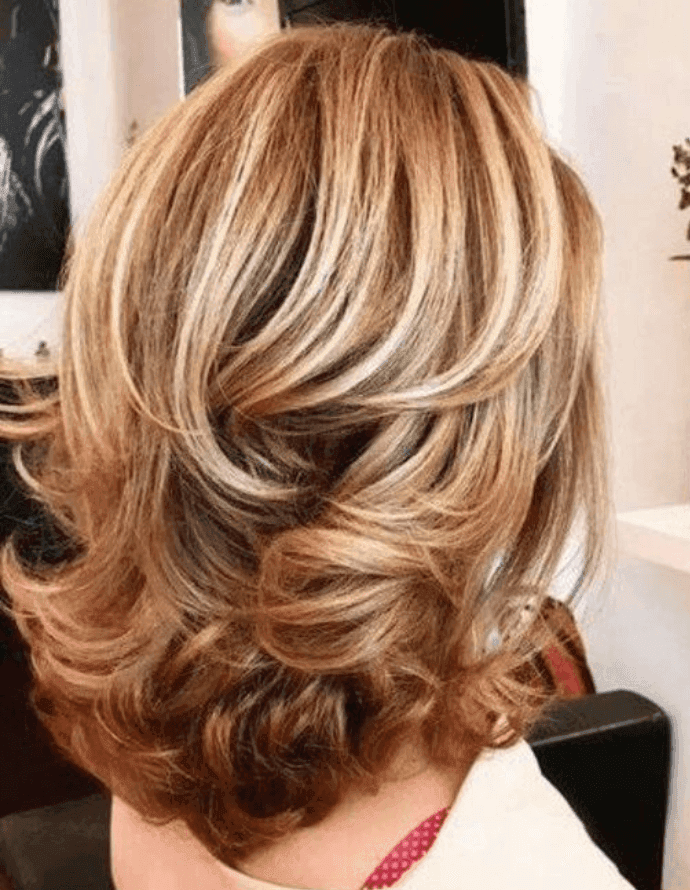 Cabelo degradê médio com luzes: defrenteparaomar.com/Pinterest