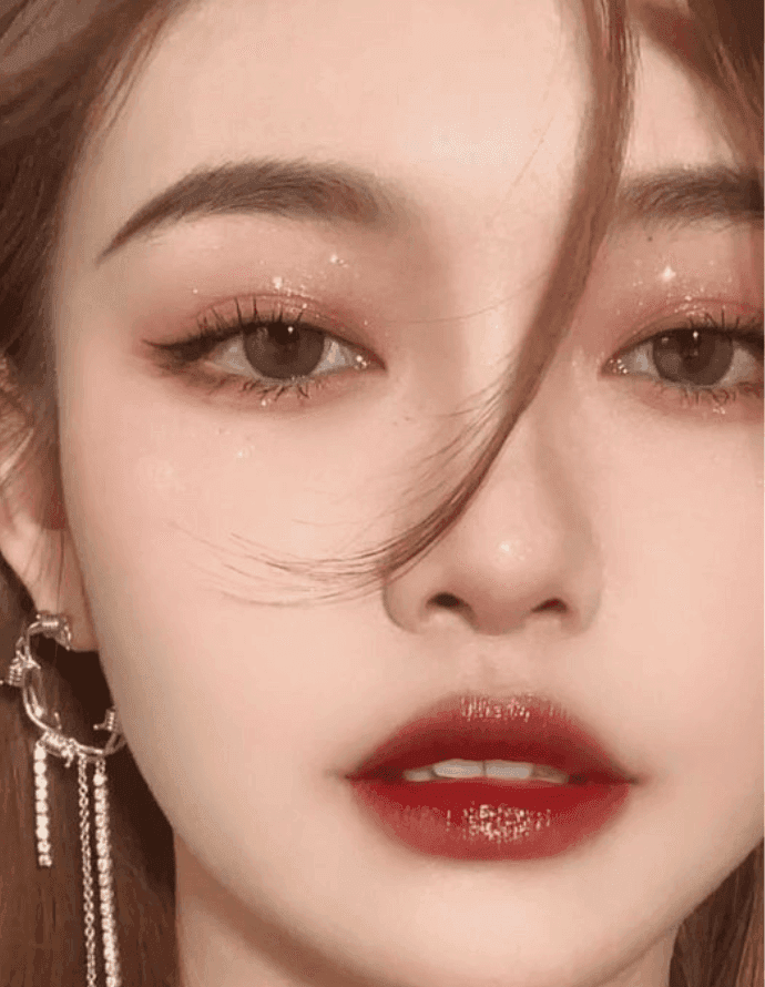 Maquiagem Noite Básica com lip tint e gloss: Wattpad/Pinterest