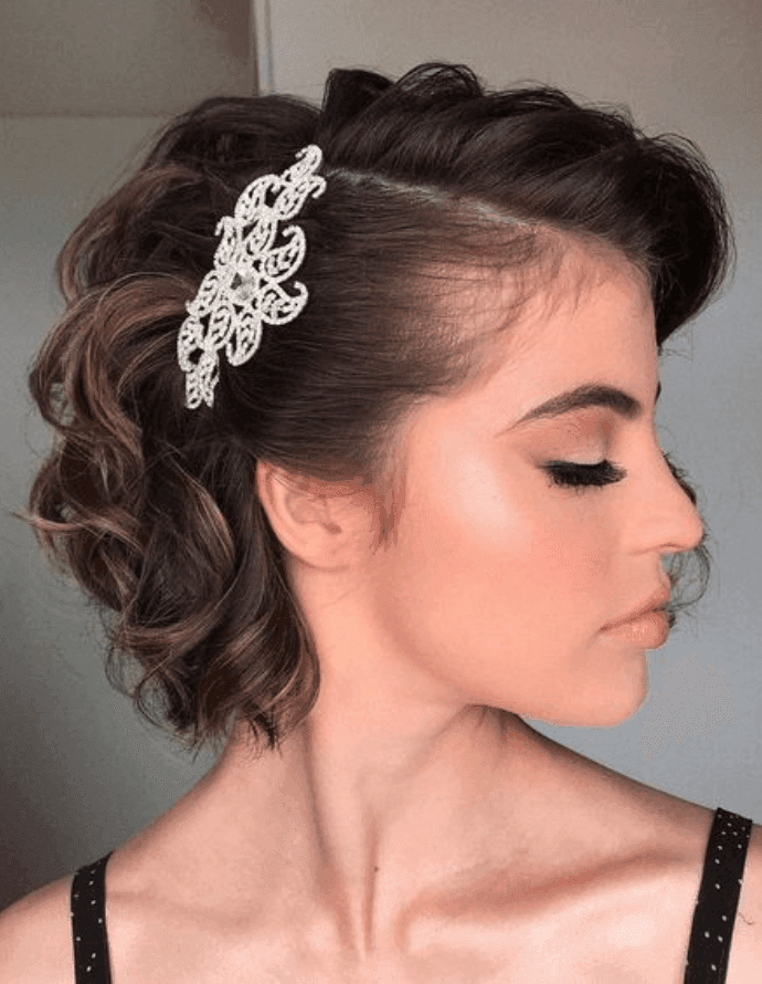 Penteado noiva cabelo curto acessório lateral: Dicas de Mulher/Pinterest