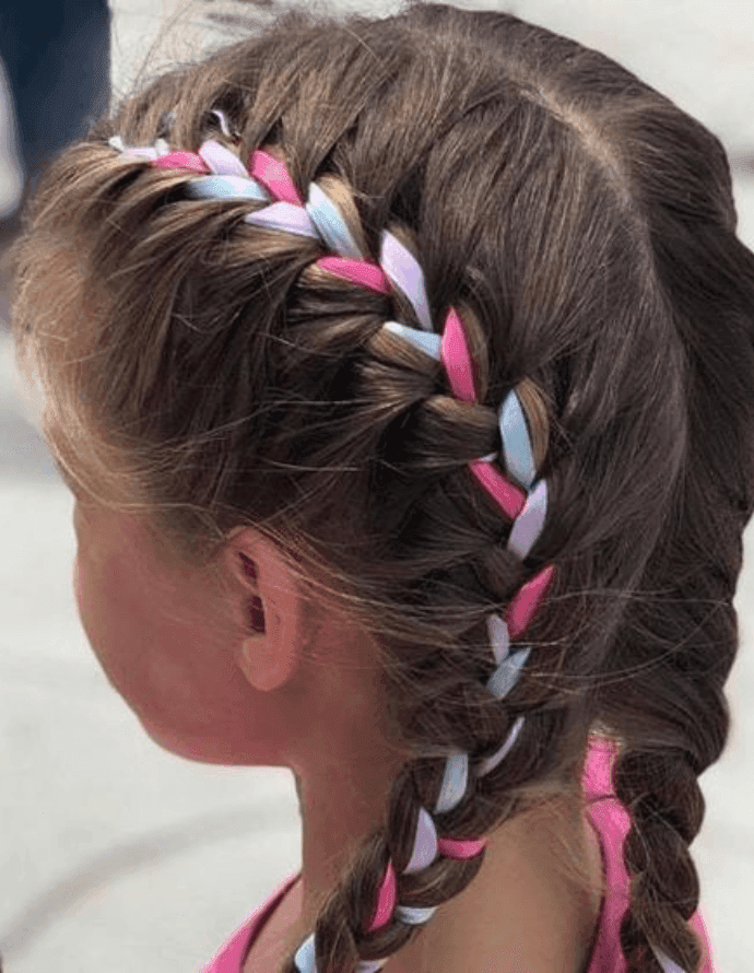 Trança com fitas: Hairstyle Camp/Pinterest