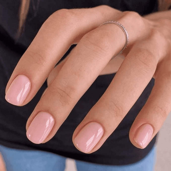 Unhas simples rosa-claro: Itakeyou Wedding/Pinterest