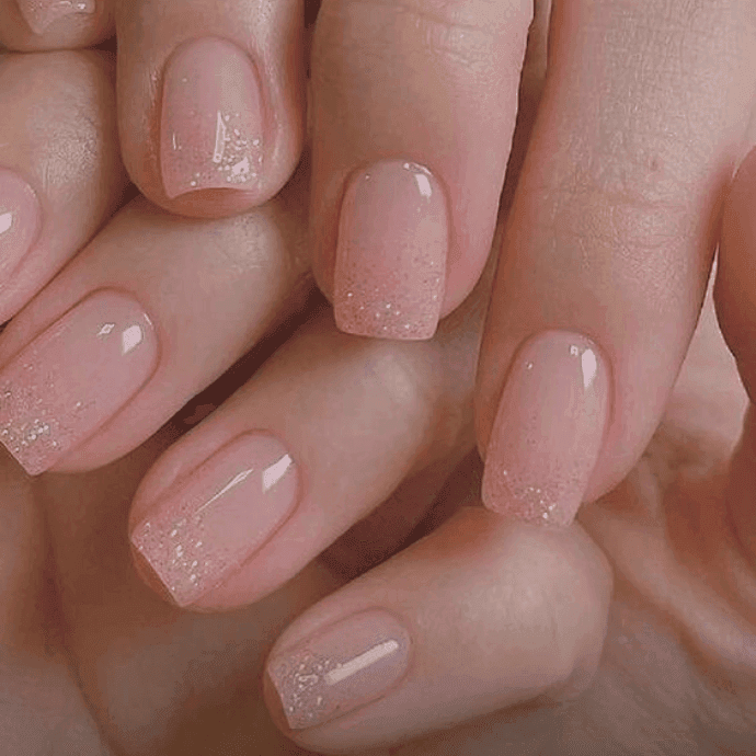 Unhas simples rosinha com glitter: Katiesteele/Pinterest